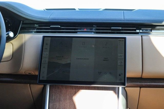 New 2025 Land Rover Range Rover Long Wheelbase SE image 30