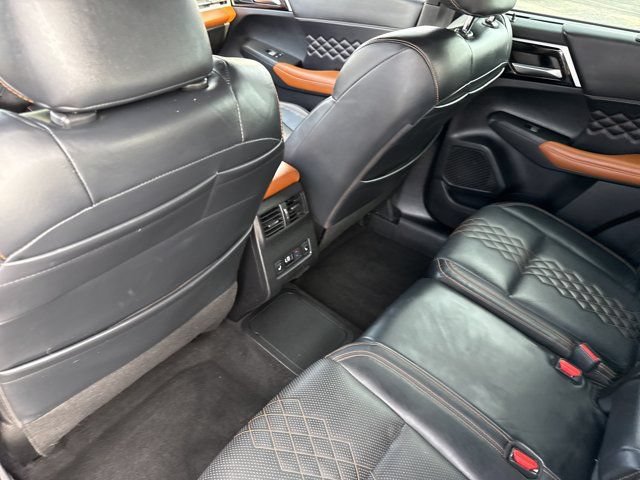 Used 2023 Mitsubishi Outlander SEL AWD/4WD image 17