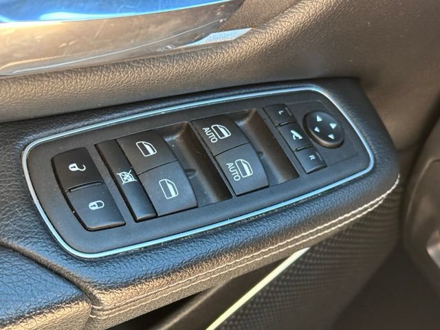 Used 2023 RAM 1500 Laramie AWD/4WD image 17