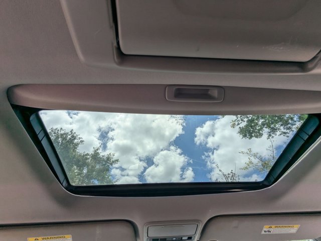 Used 2018 Honda Odyssey Elite image 17