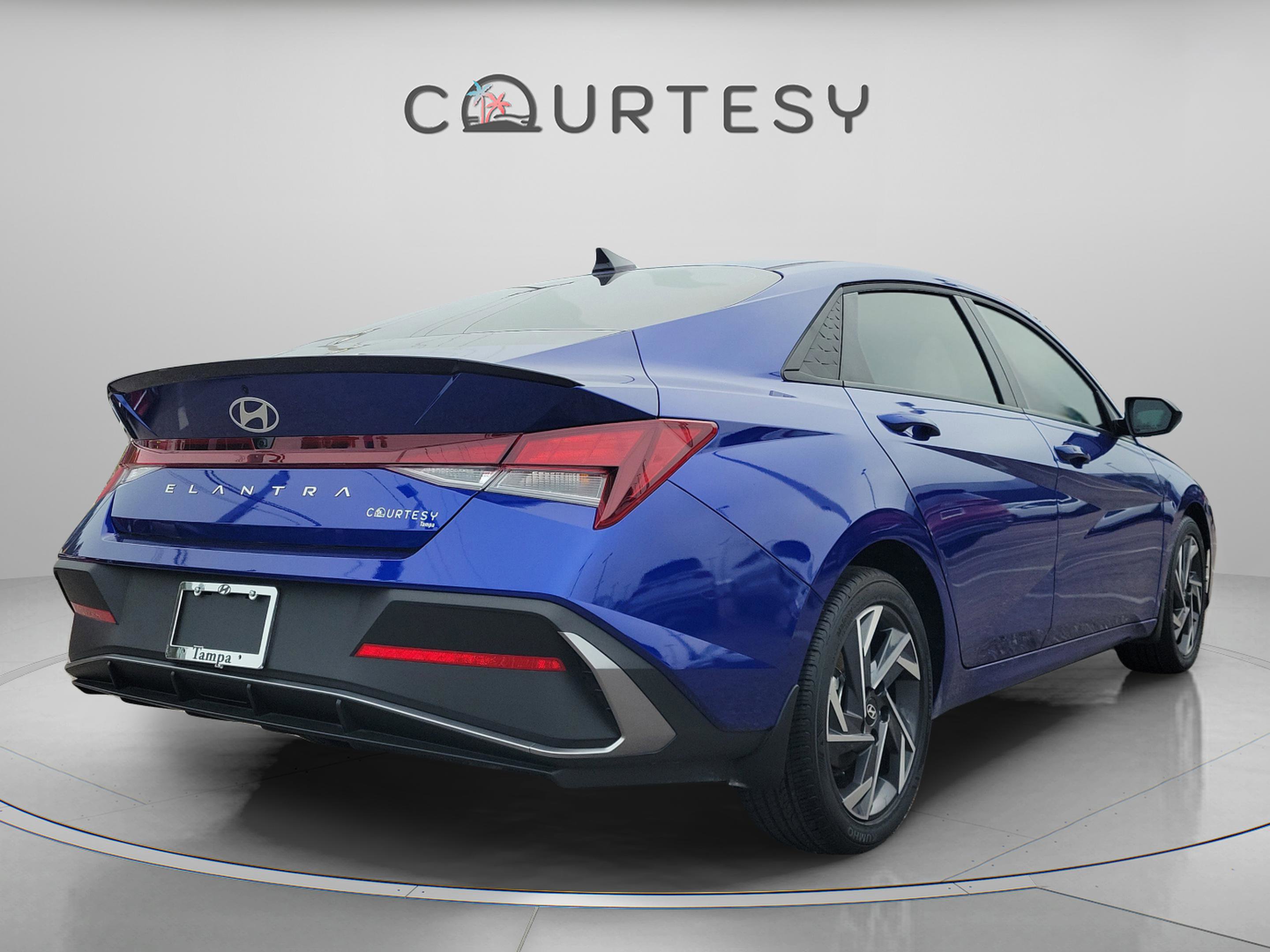 Certified 2025 Hyundai Elantra Sport image 3