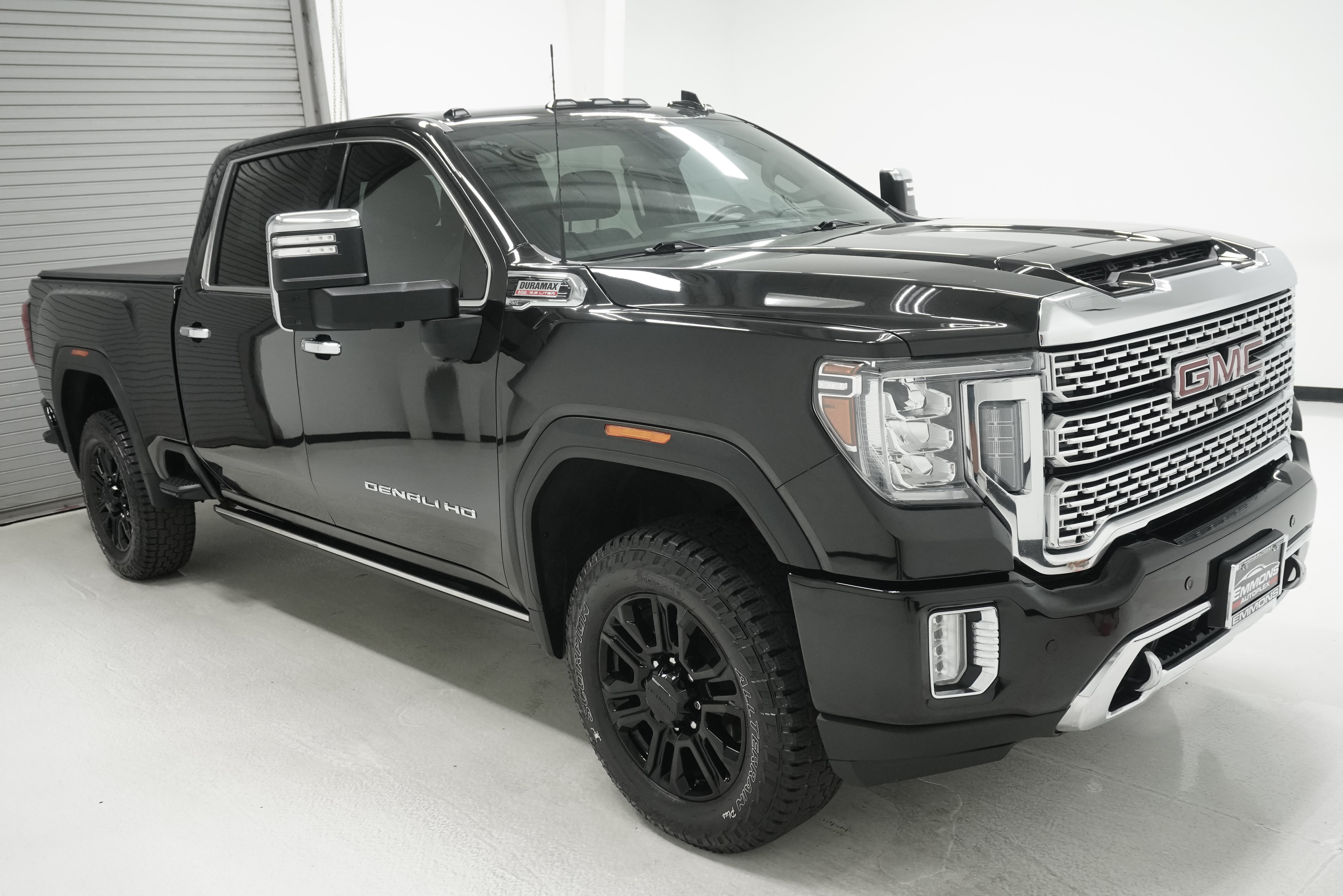 Used 2022 GMC Sierra 3500 Denali w/ Denali Black Diamond Edition AWD/4WD image 3