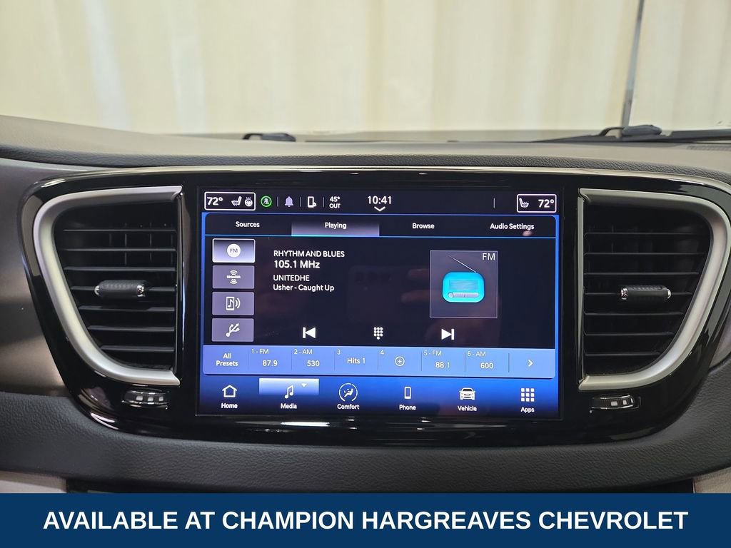 Used 2024 Chrysler Pacifica Touring-L FWD image 17