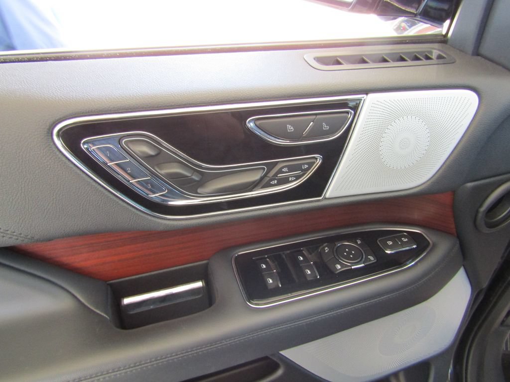 Used 2023 Lincoln Navigator Reserve AWD/4WD image 27