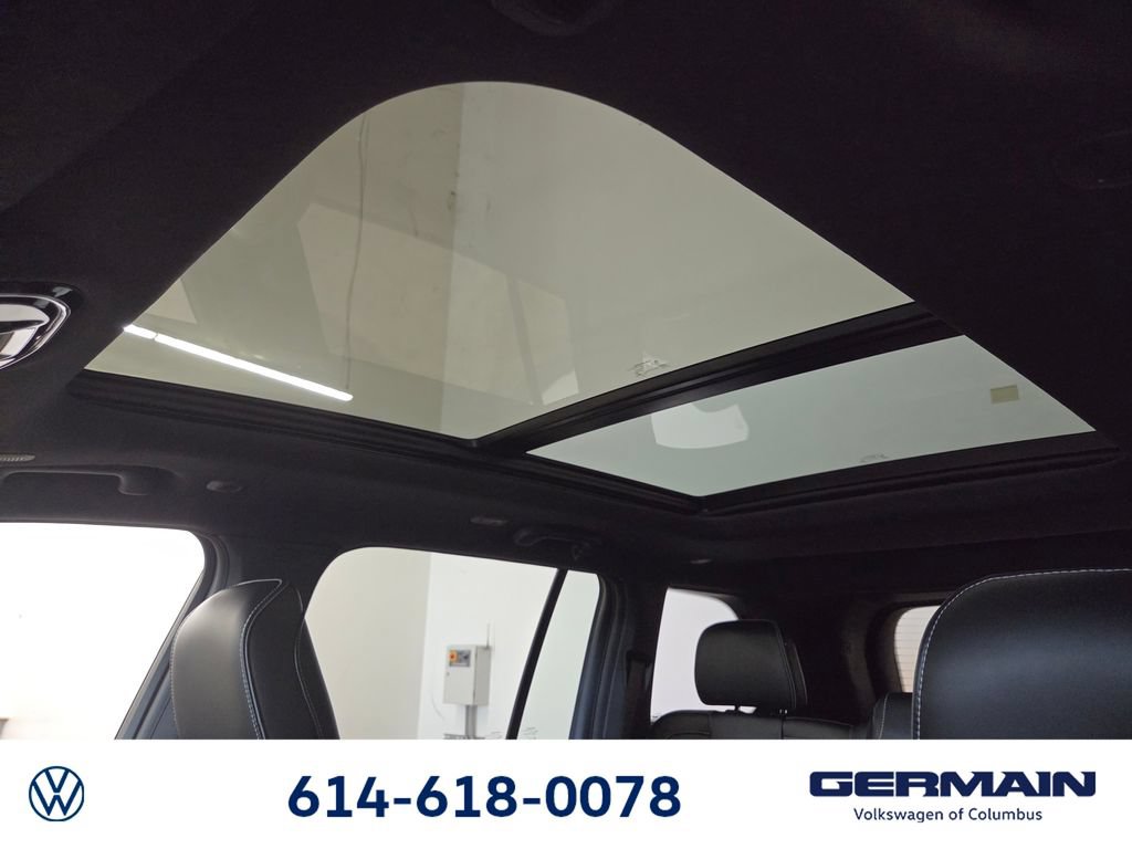 Used 2023 Jeep Grand Cherokee Overland AWD/4WD image 36