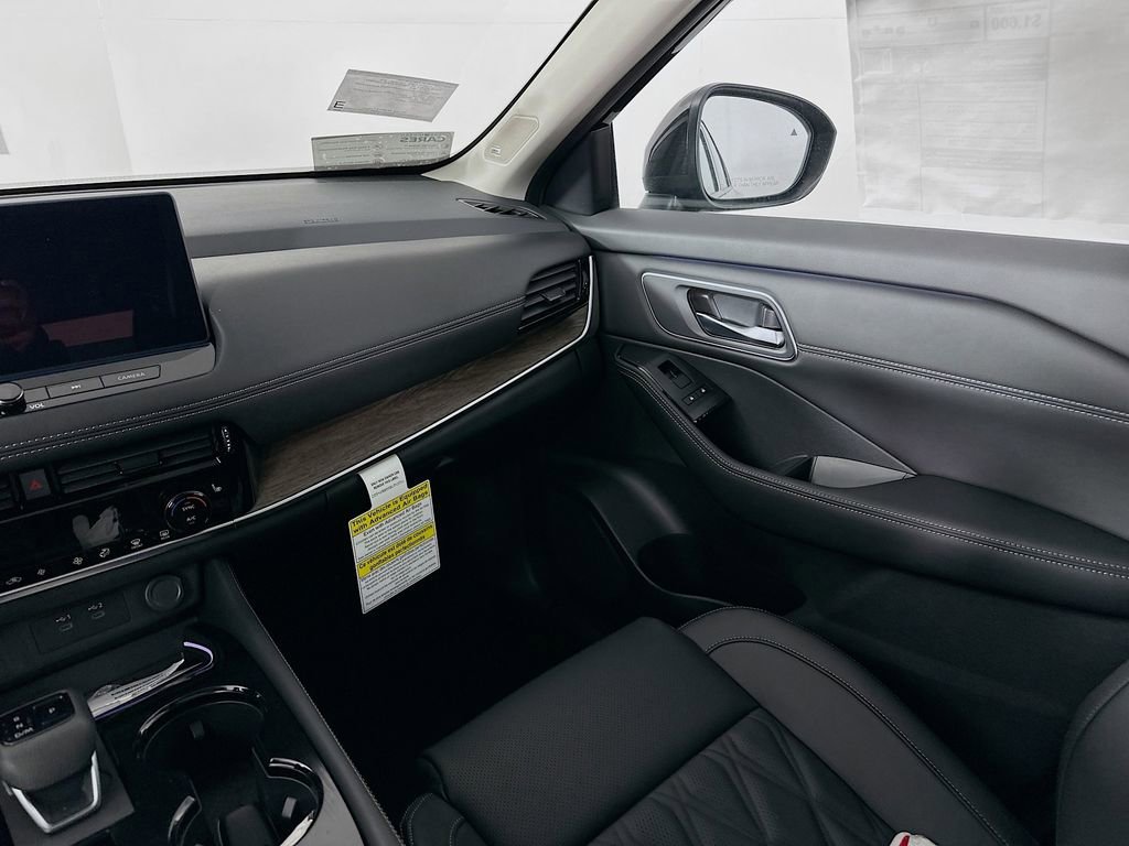 New 2026 Nissan Rogue Platinum image 32