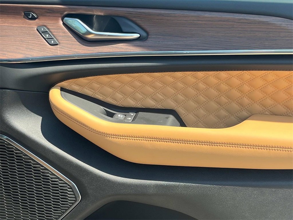 New 2025 Jeep Grand Cherokee Summit image 18