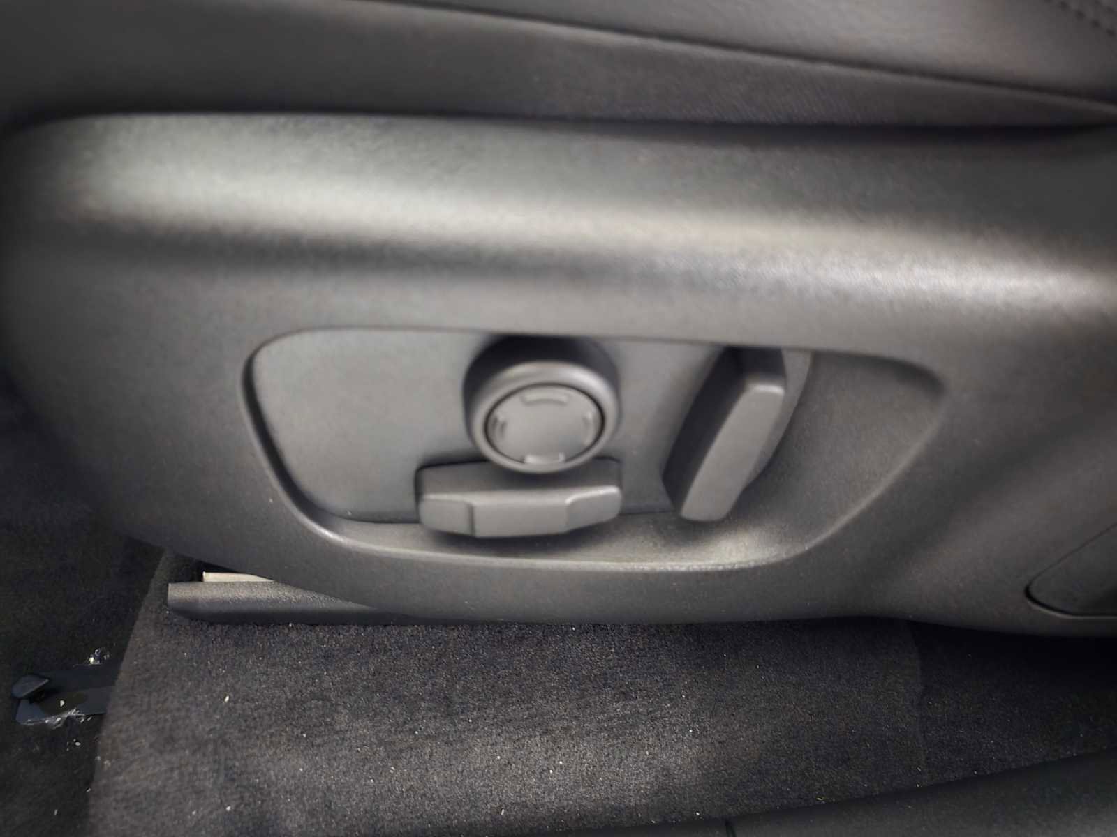 New 2026 Land Rover Range Rover Velar Dynamic SE image 23