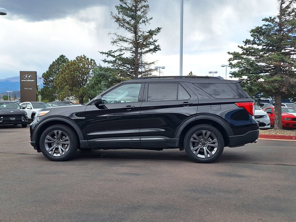 Used 2021 Ford Explorer XLT w/ Equipment Group 202A AWD/4WD image 6