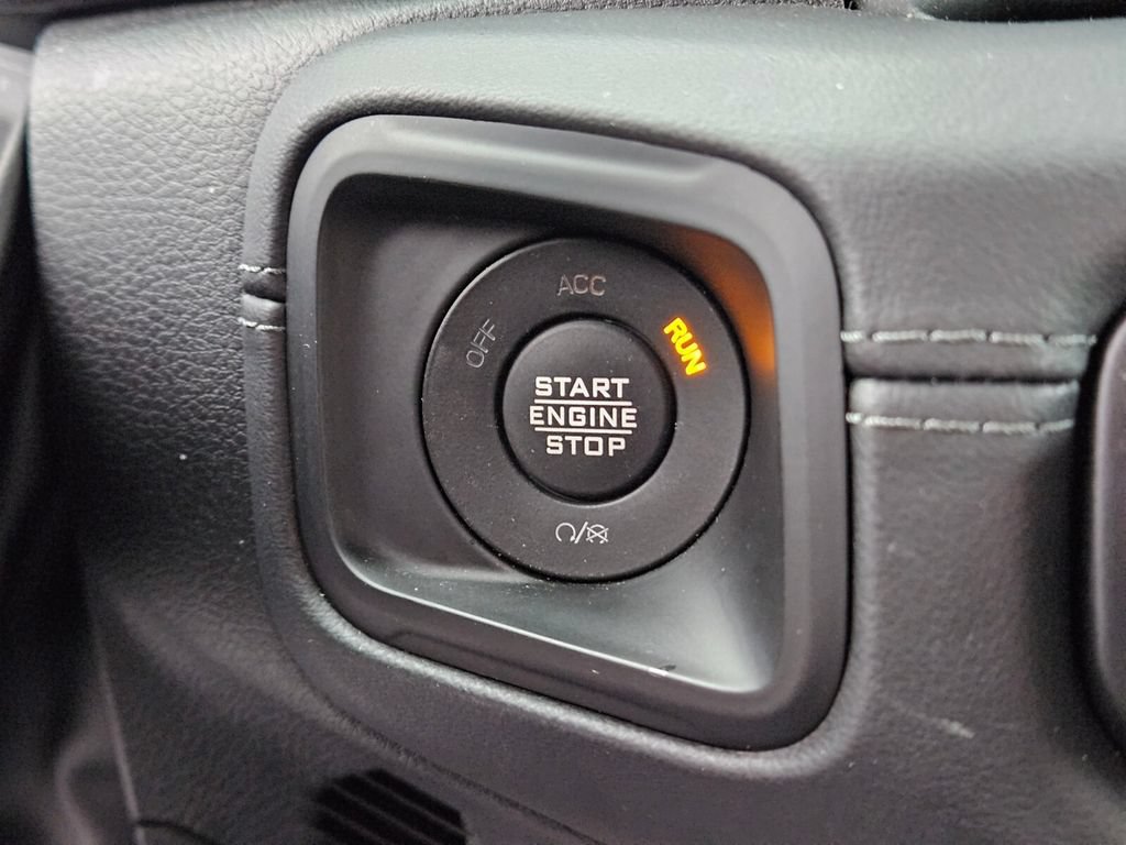 Used 2025 Jeep Wrangler Unlimited Rubicon AWD/4WD image 25