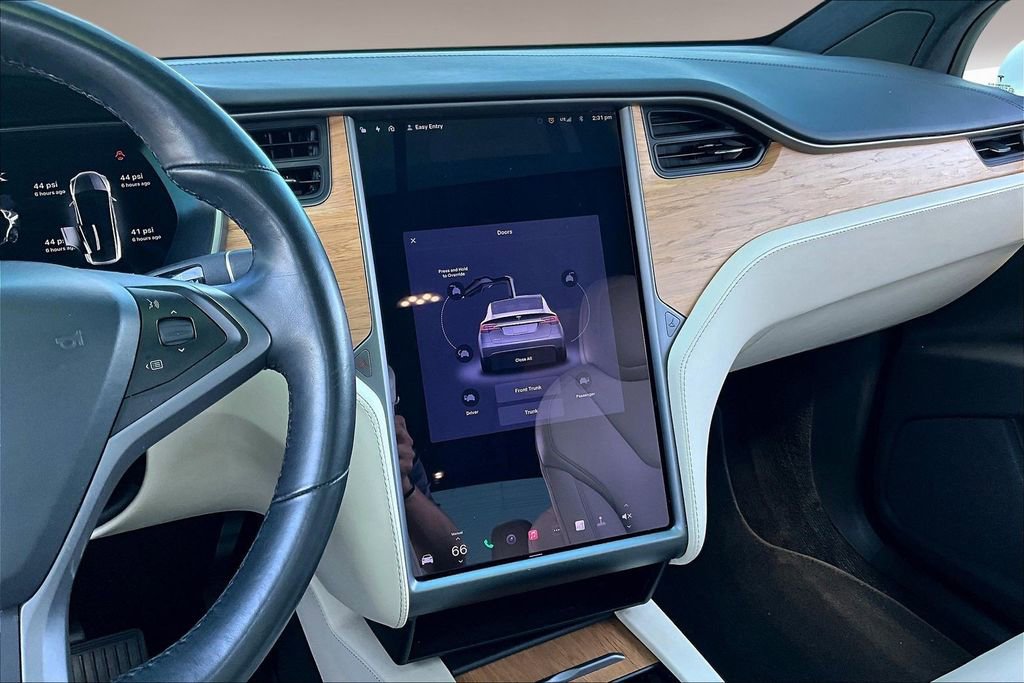 Used 2020 Tesla Model X Long Range image 6