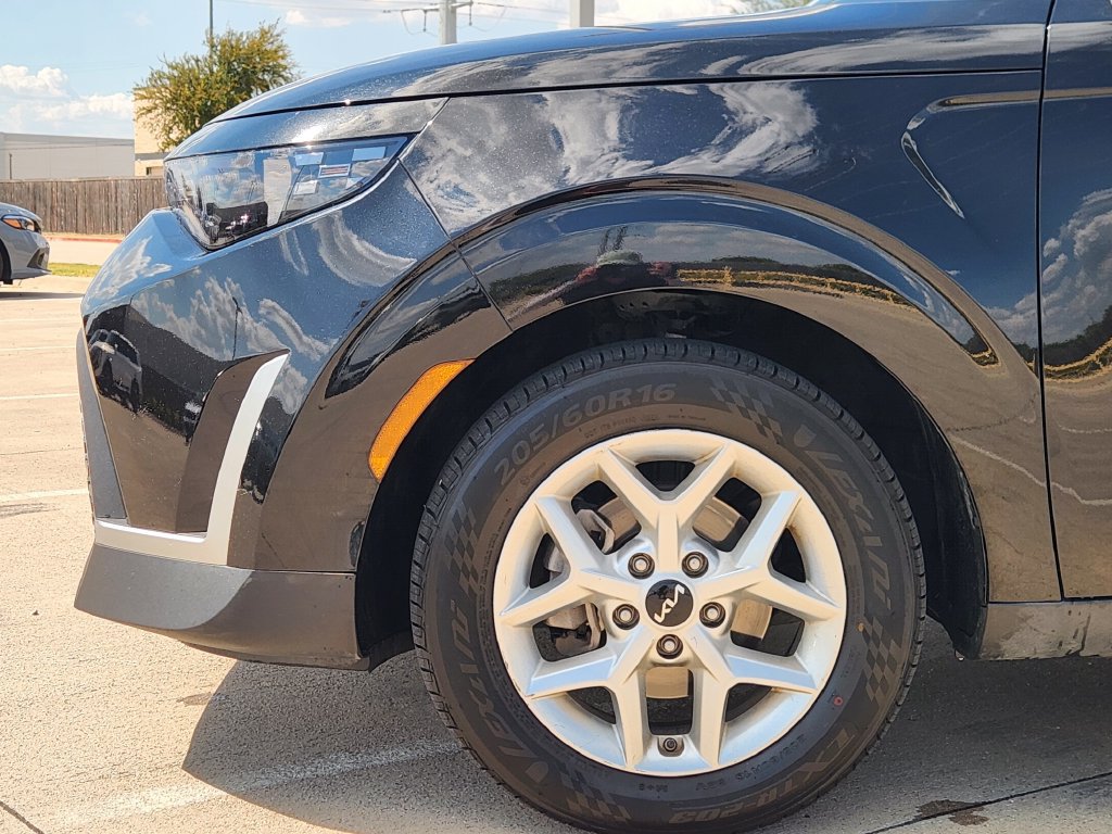 Certified 2024 Kia Soul LX w/ LX Technology Package FWD image 12