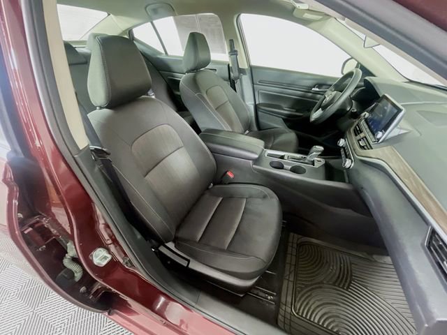 Used 2025 Nissan Altima 2.5 SV FWD image 27