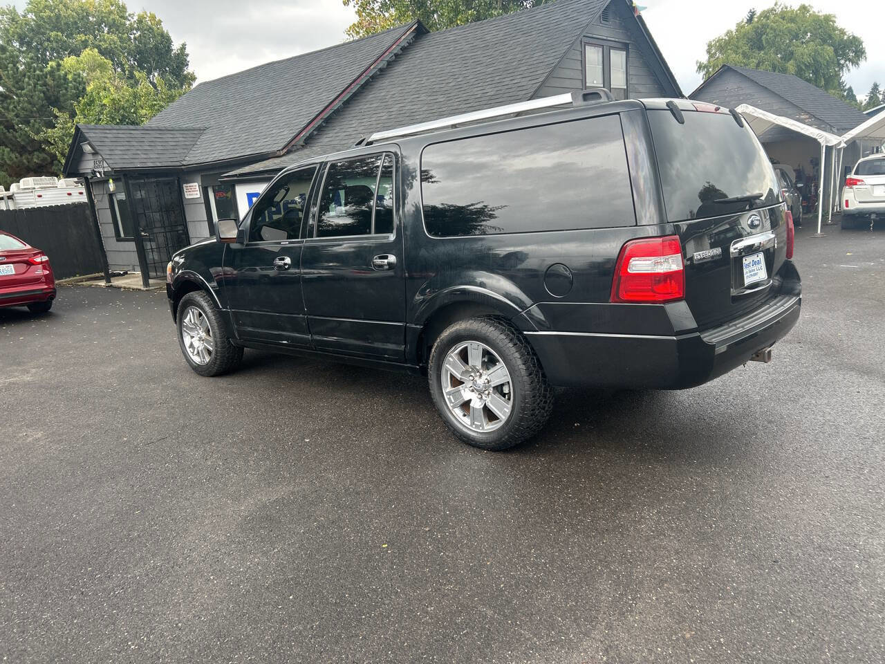 Used 2009 Ford Expedition EL Limited image 3