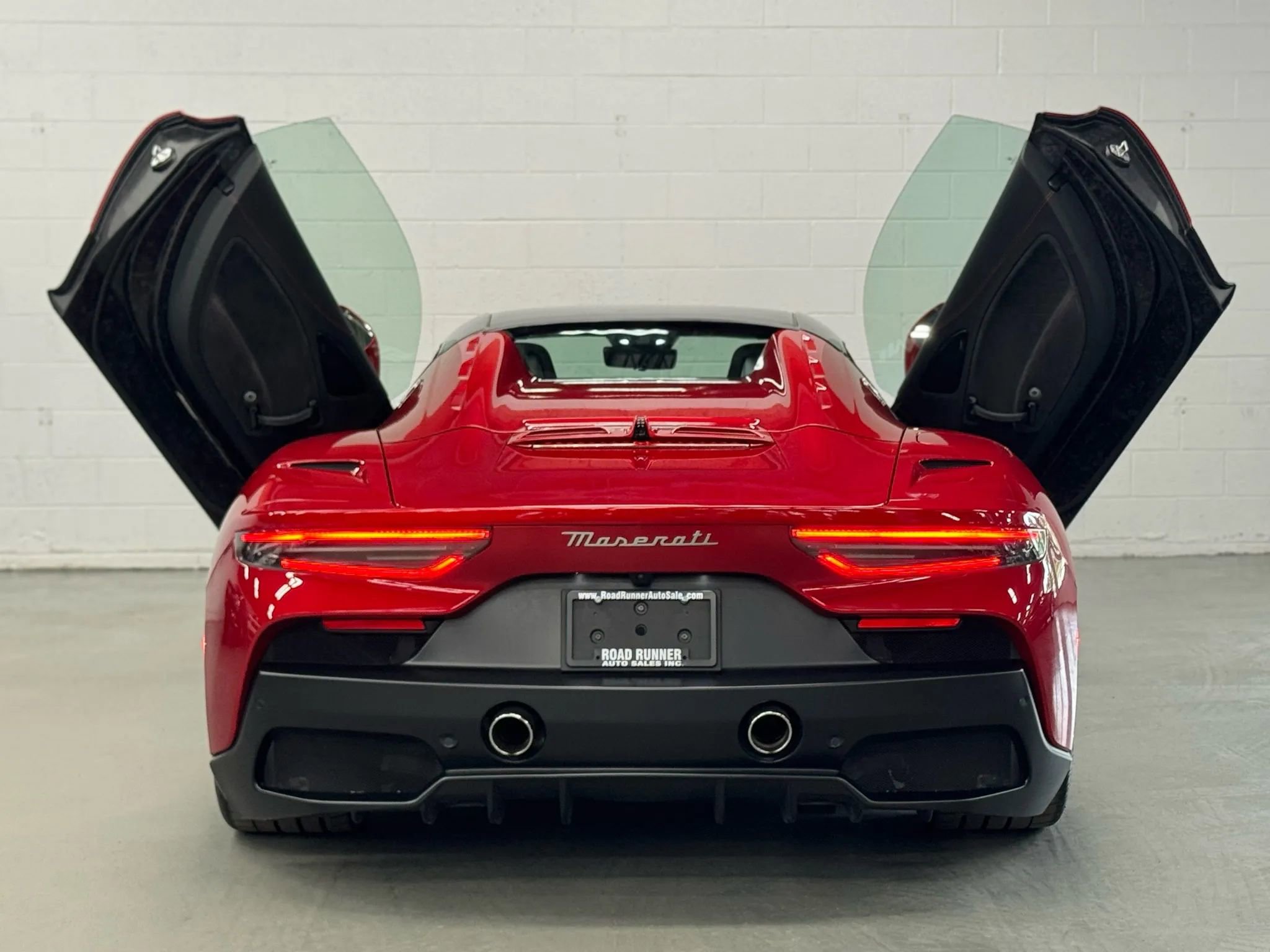 Used 2023 Maserati MC20 Spyder image 20