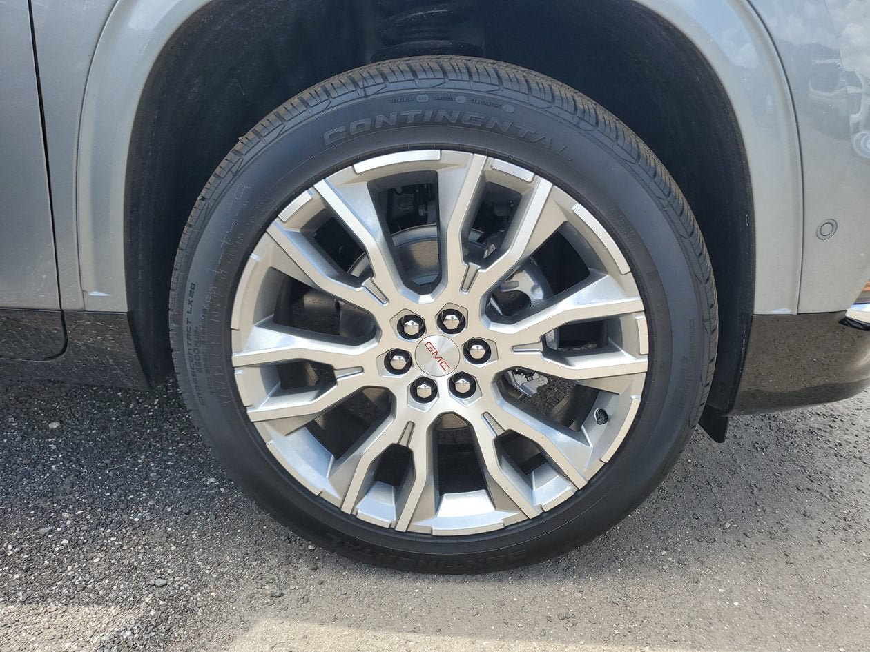 New 2026 GMC Acadia Denali w/ Super Cruise Package FWD image 6