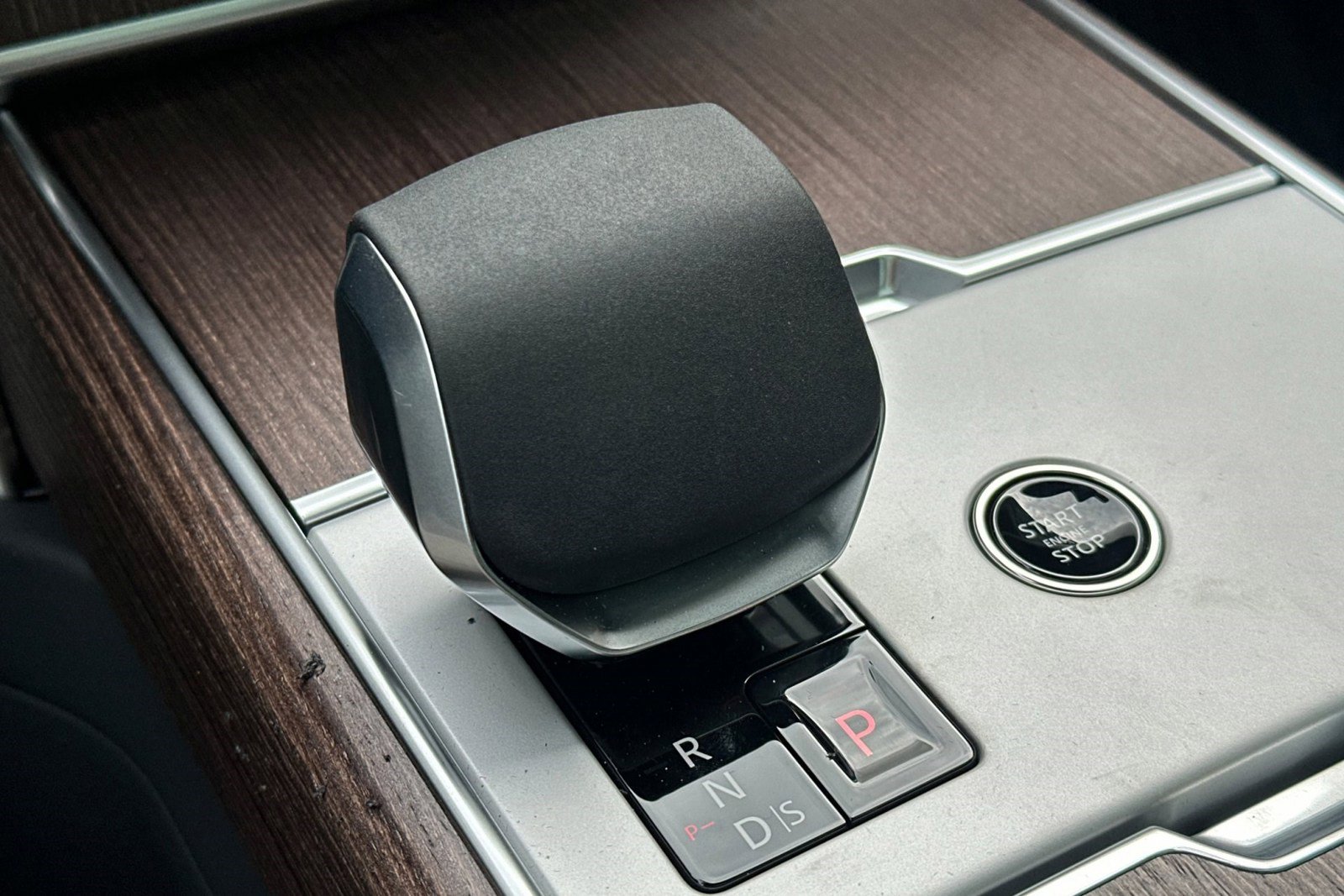 New 2026 Land Rover Range Rover SE image 21