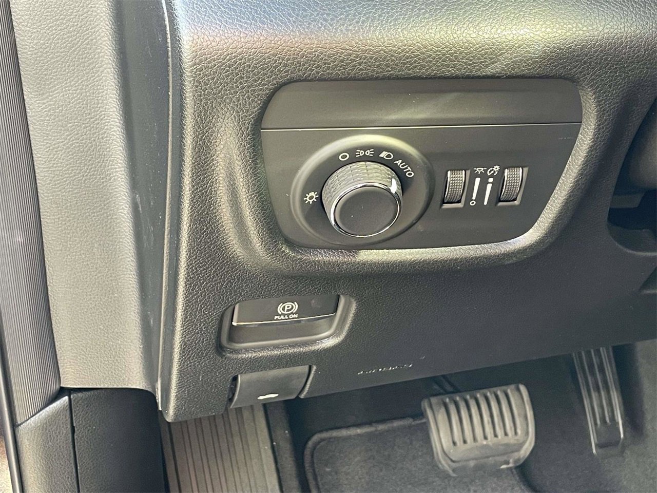 New 2025 Jeep Grand Cherokee Laredo X image 30