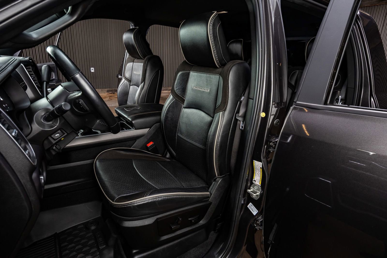 Used 2024 RAM 3500 Laramie w/ Night Edition image 28