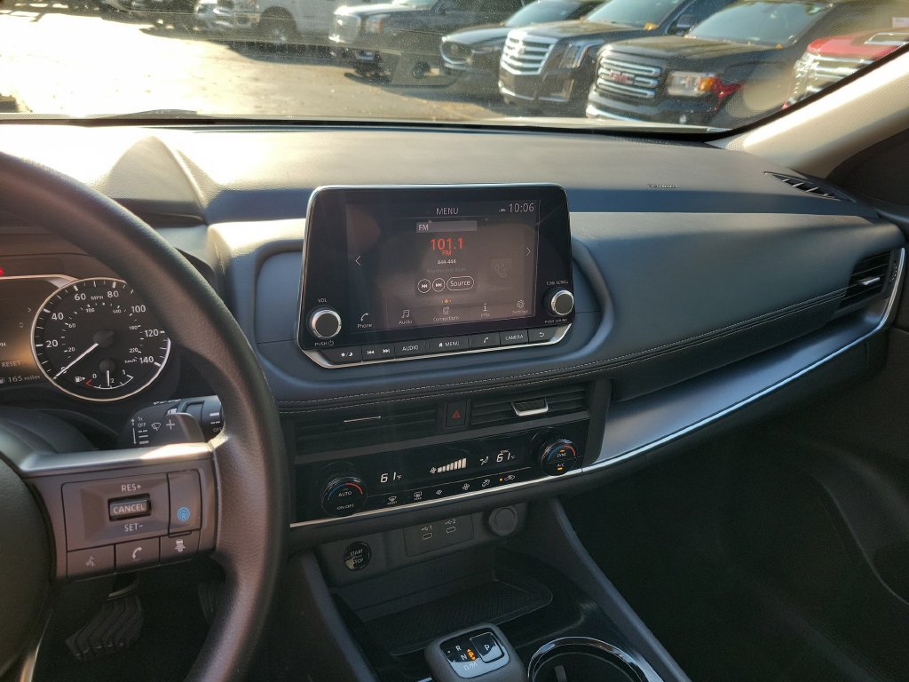 Used 2024 Nissan Rogue SV AWD/4WD image 29