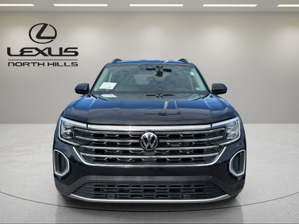 Used 2024 Volkswagen Atlas SE w/ Black Wheel Package AWD/4WD image 2