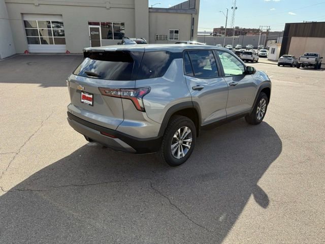 Used 2025 Chevrolet Equinox LT w/ Safety and Technology Package image 3