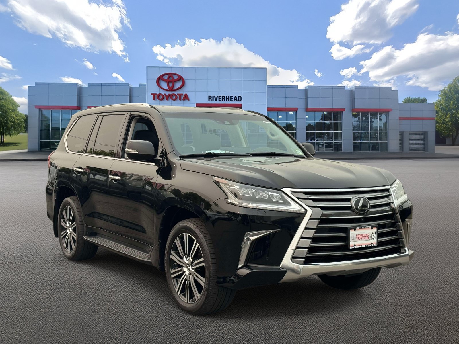 Used 2019 Lexus LX 570 4WD w/ Luxury Package image 2