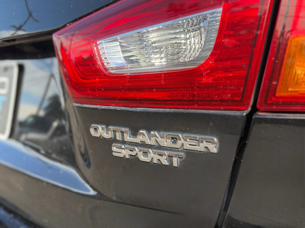Used 2011 Mitsubishi Outlander Sport SE AWD/4WD image 27