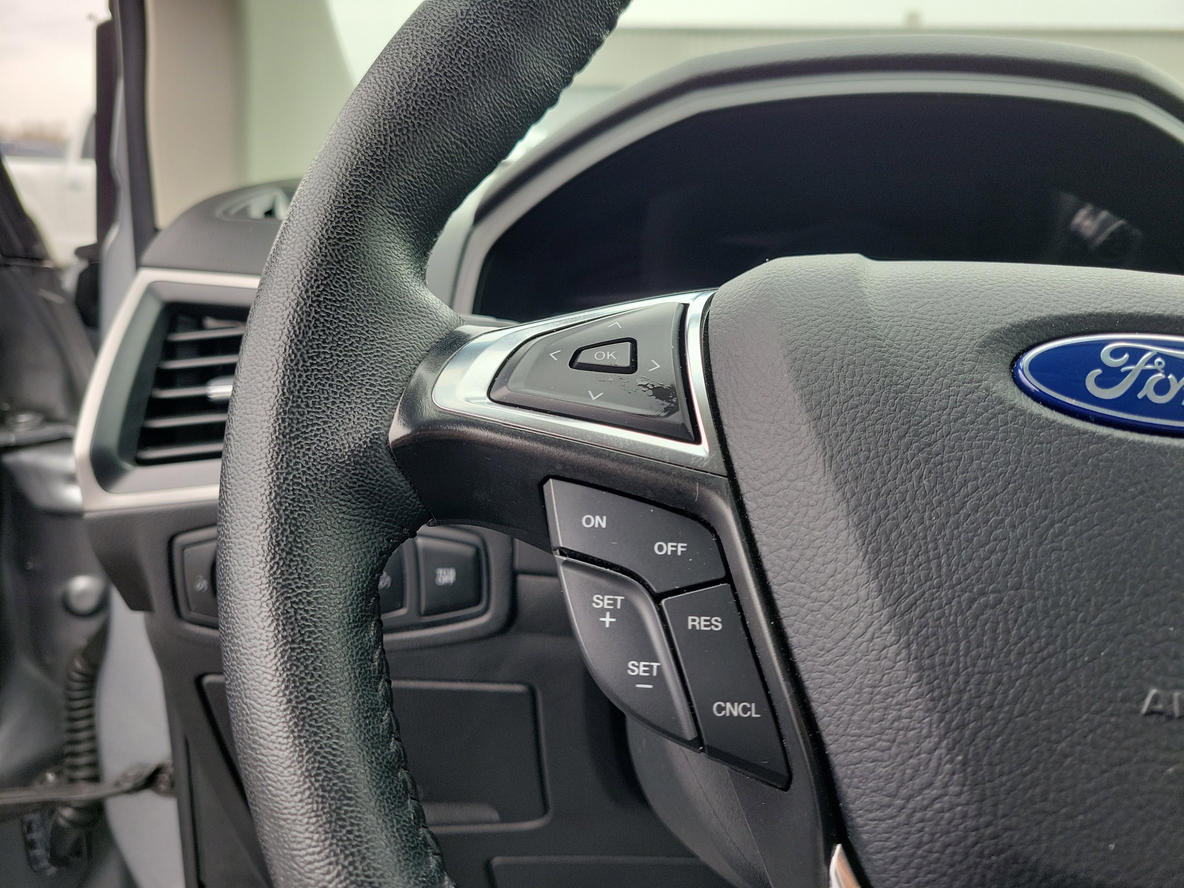 Used 2024 Ford Edge SEL AWD/4WD image 22