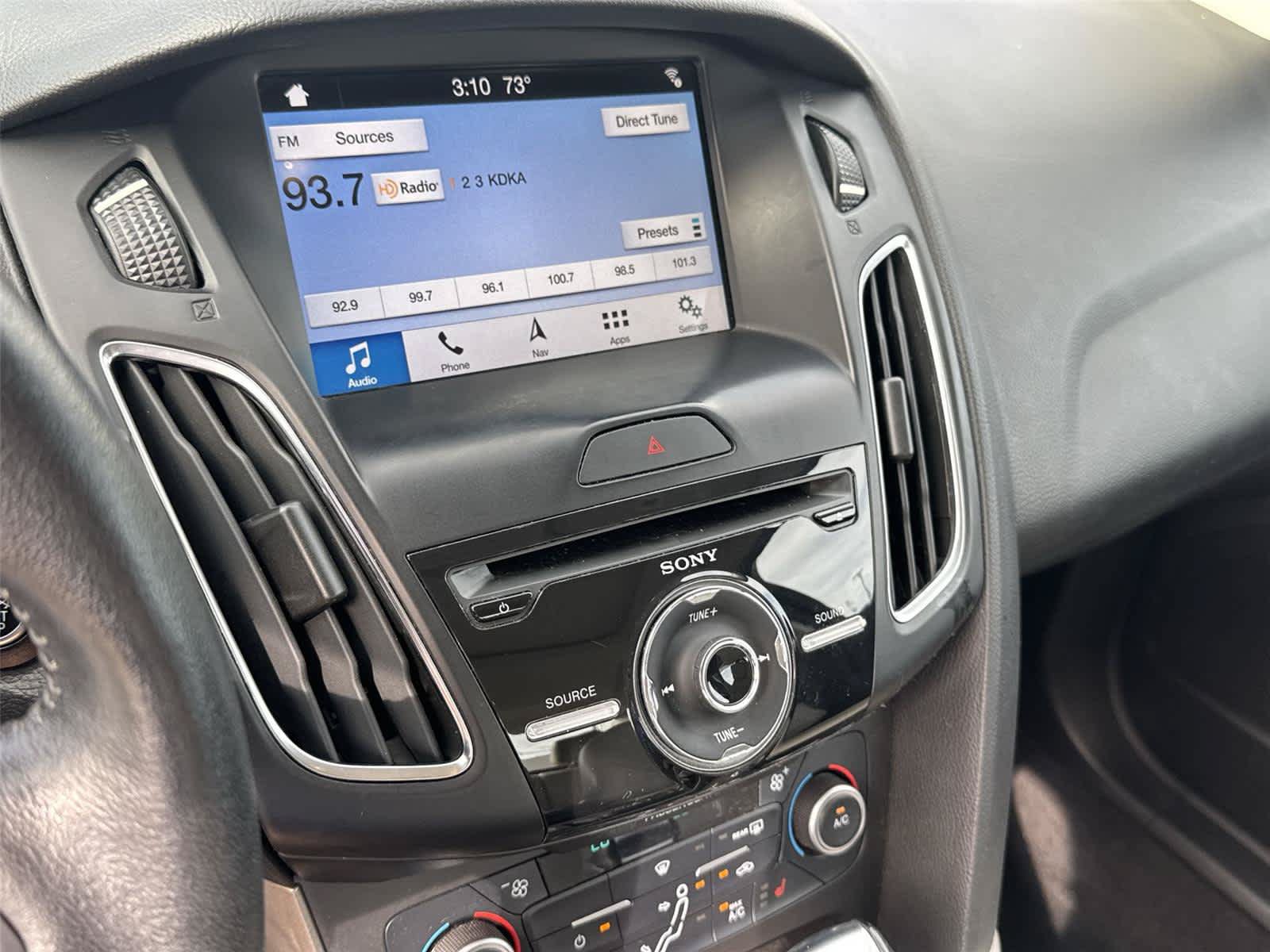Used 2018 Ford Focus Titanium FWD image 23