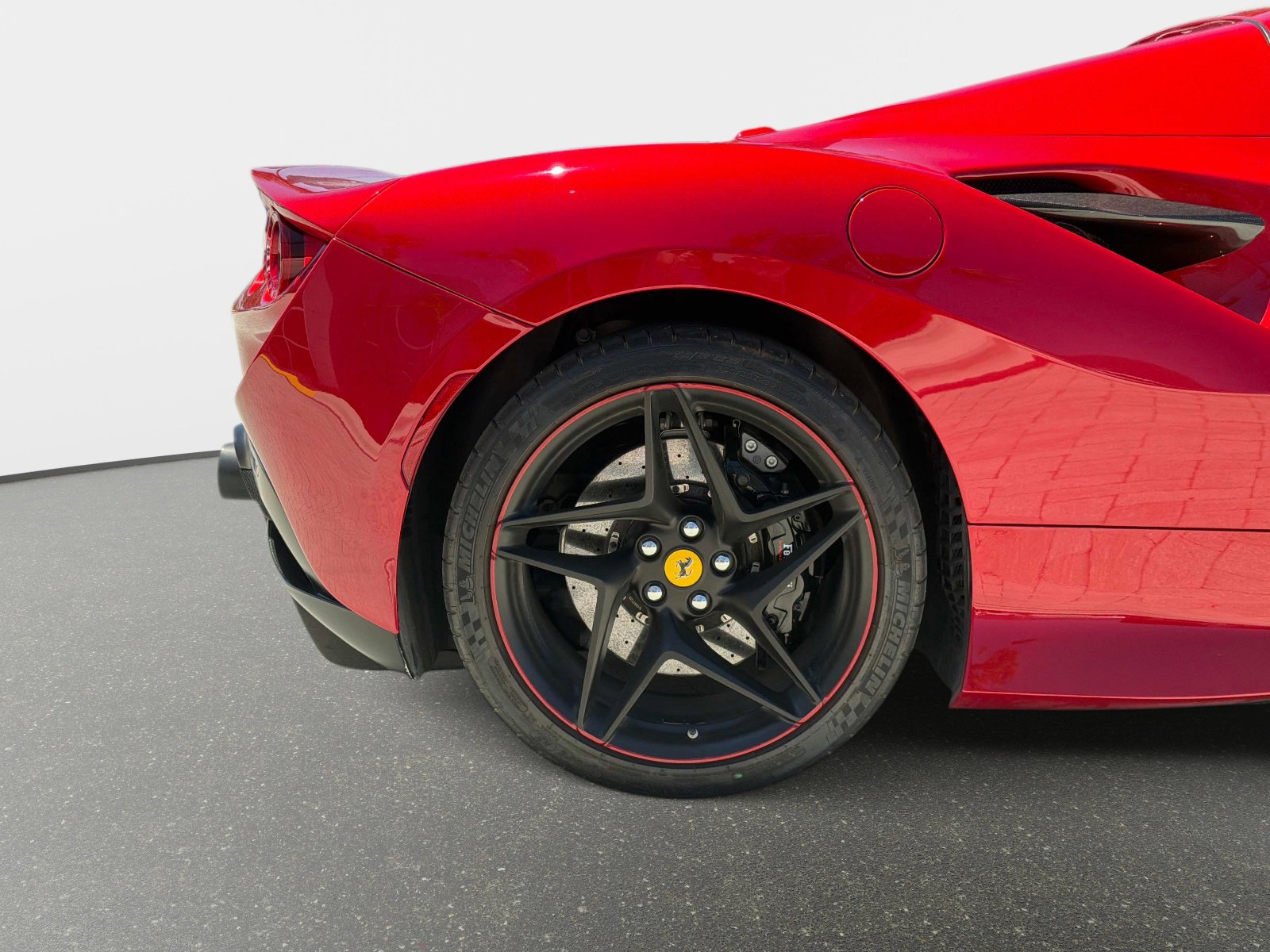 Used 2021 Ferrari F8 Tributo image 19