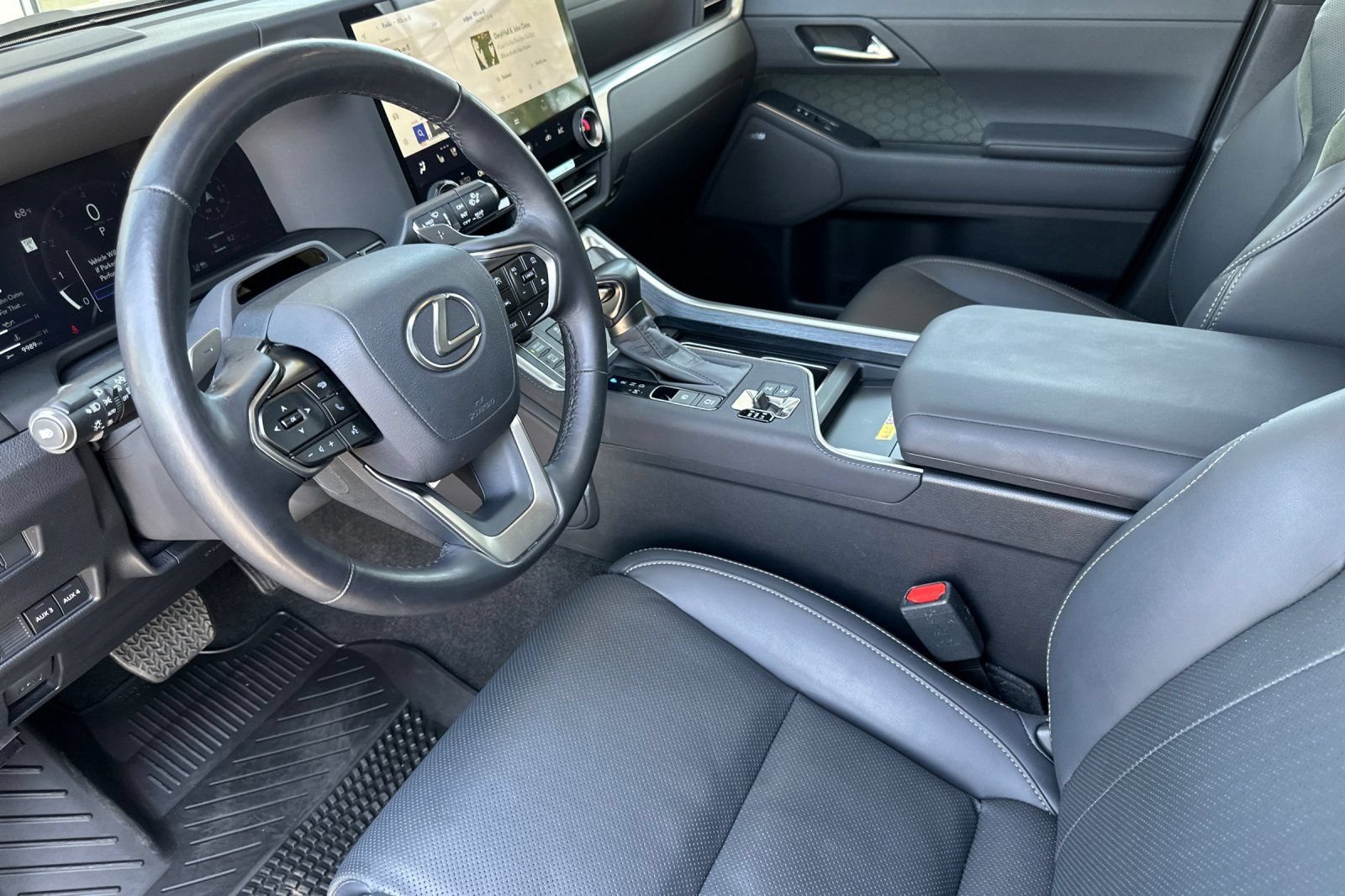 Used 2025 Lexus GX 550 AWD/4WD image 10