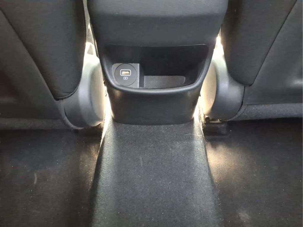 Used 2023 Hyundai Kona SEL w/ Convenience Package image 12