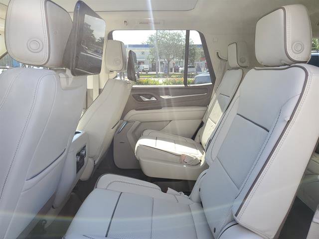 Used 2024 GMC Yukon Denali w/ Advanced Technology Package AWD/4WD image 34