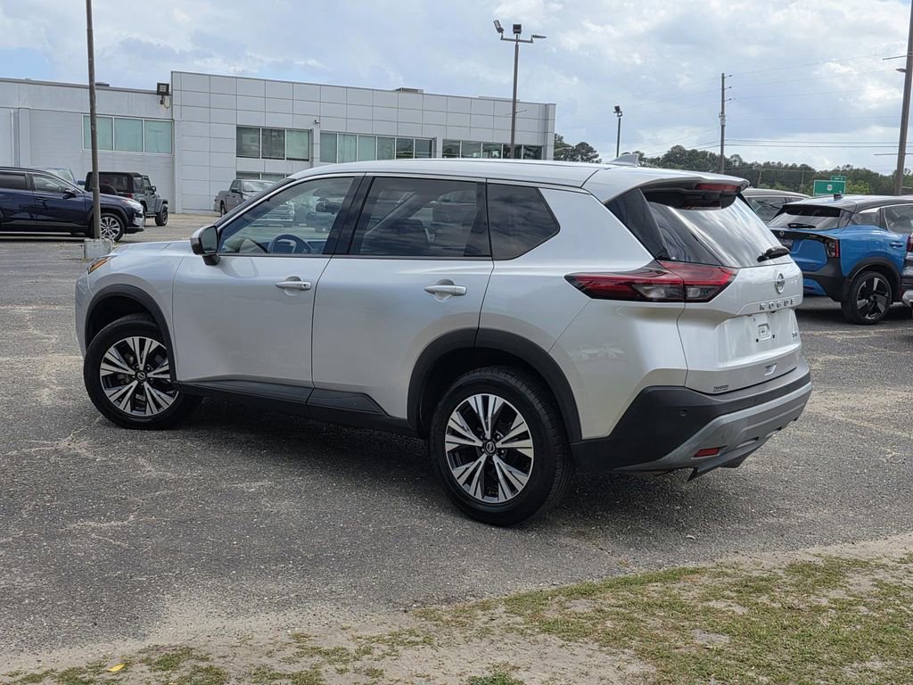 Used 2021 Nissan Rogue SV image 5