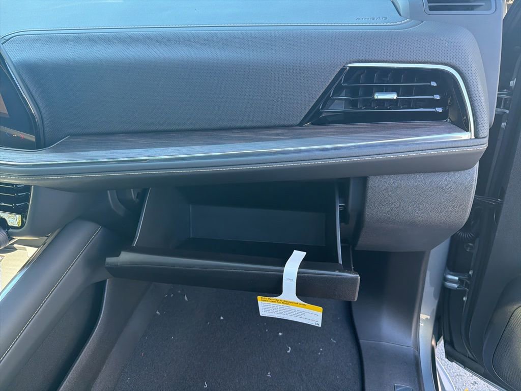 New 2026 Chevrolet Suburban Premier image 23