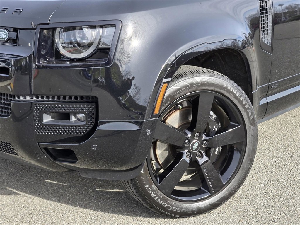 Certified 2024 Land Rover Defender 110 V8 image 9