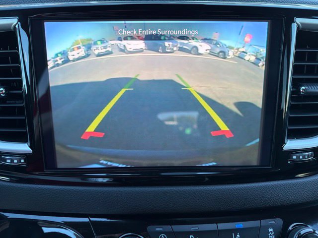 Used 2024 Chrysler Pacifica Touring-L FWD image 19