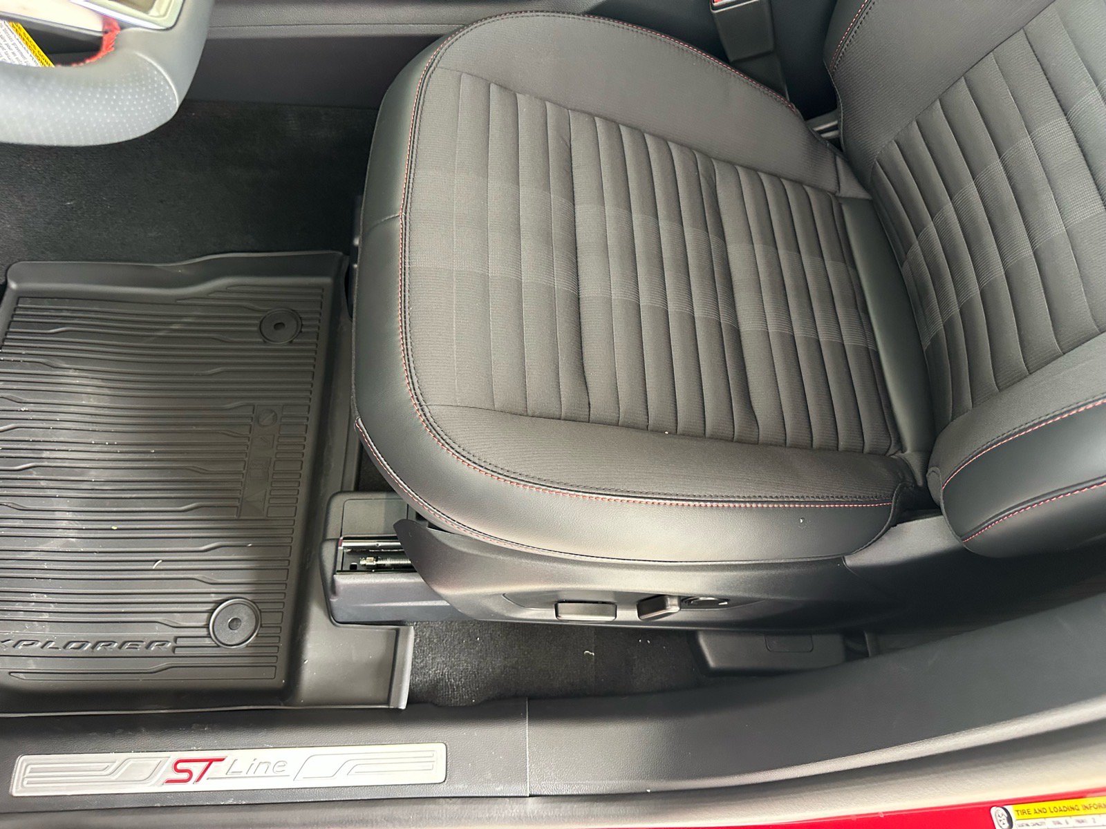 New 2026 Ford Explorer ST-Line w/ ST-Line Street Pack RWD image 21