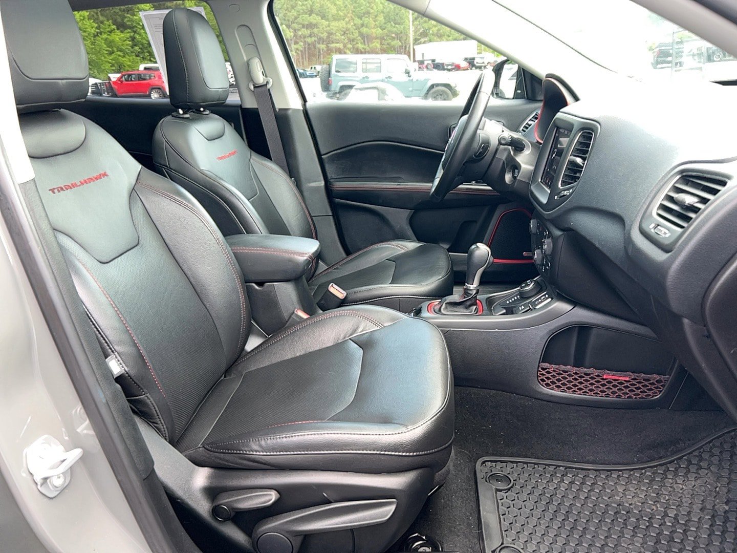 Used 2019 Jeep Compass Trailhawk w/ Leather Interior Group AWD/4WD image 25