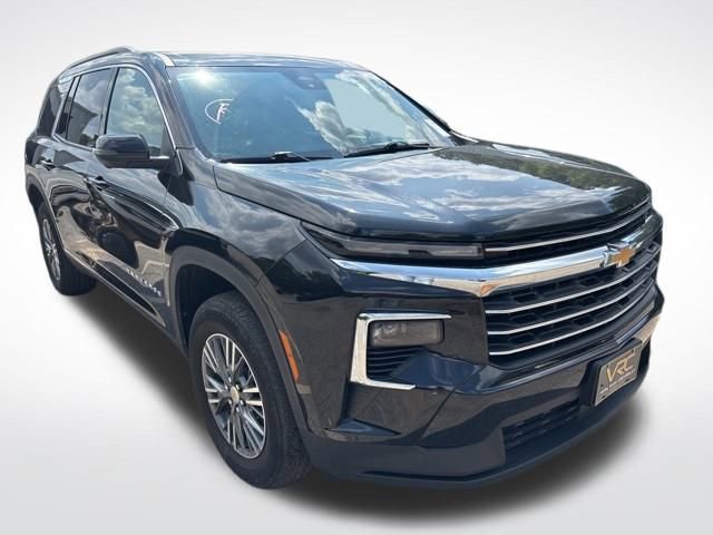 Used 2024 Chevrolet Traverse LT image 1