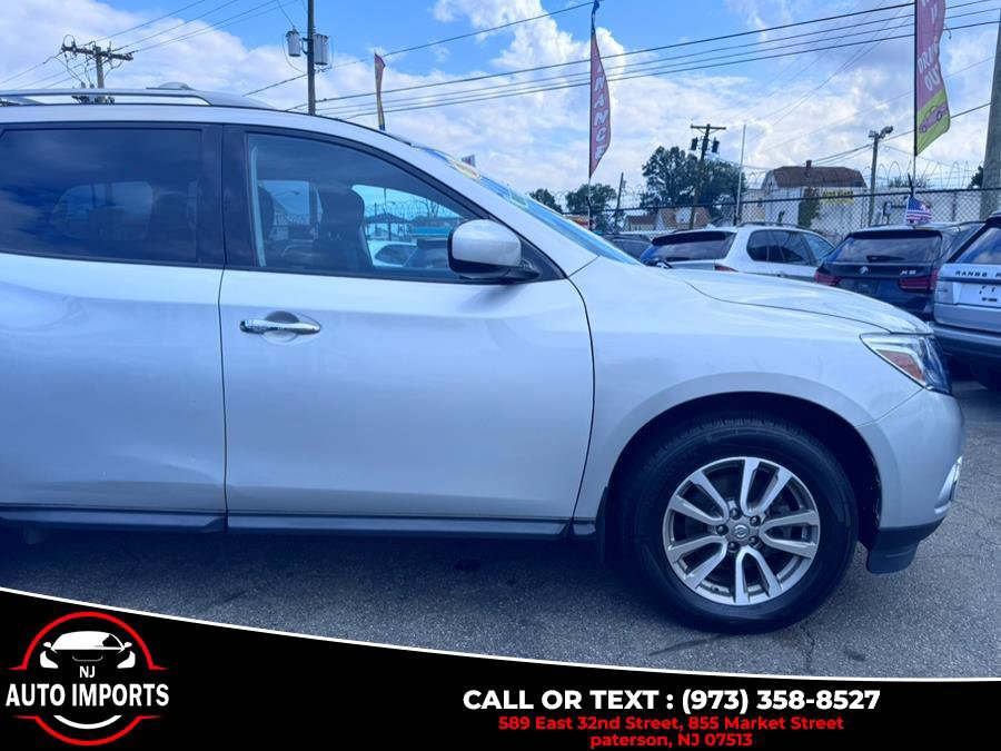 Used 2015 Nissan Pathfinder SV w/ Trailer Tow Package image 5