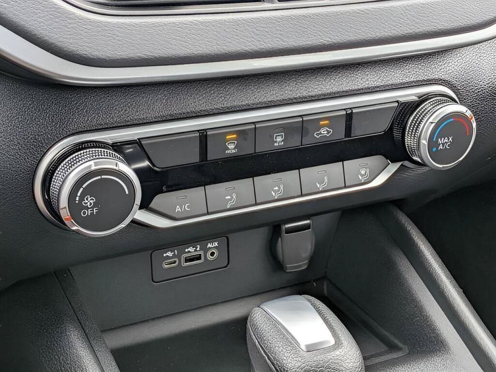 Certified 2025 Nissan Altima 2.5 S FWD image 19