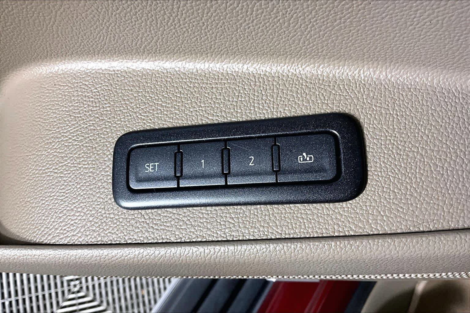 Used 2018 GMC Yukon SLT w/ Open Road Package RWD image 33