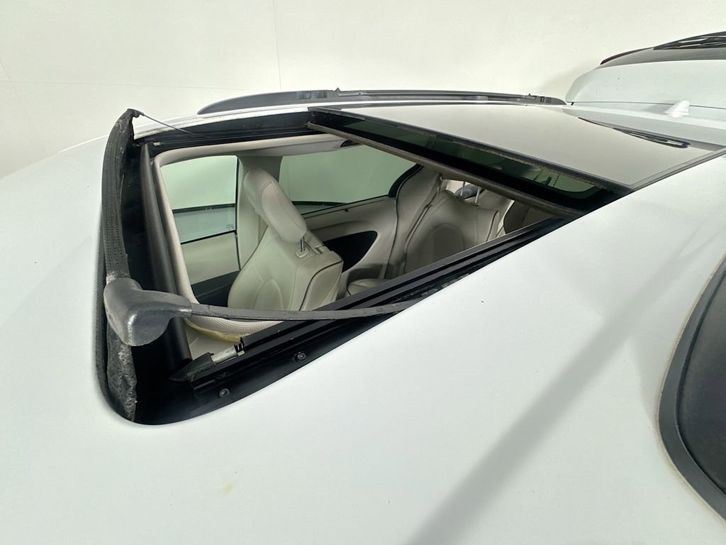 Used 2019 Chrysler Pacifica Limited w/ Tire & Wheel Group image 28