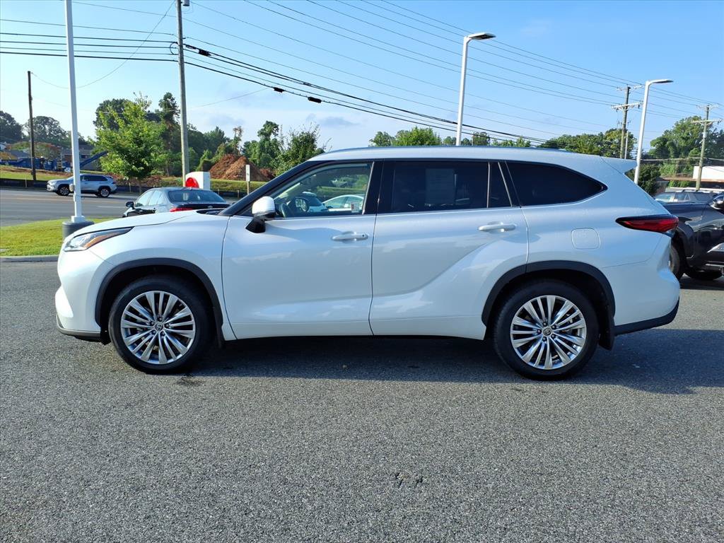 Used 2023 Toyota Highlander Platinum AWD/4WD image 13