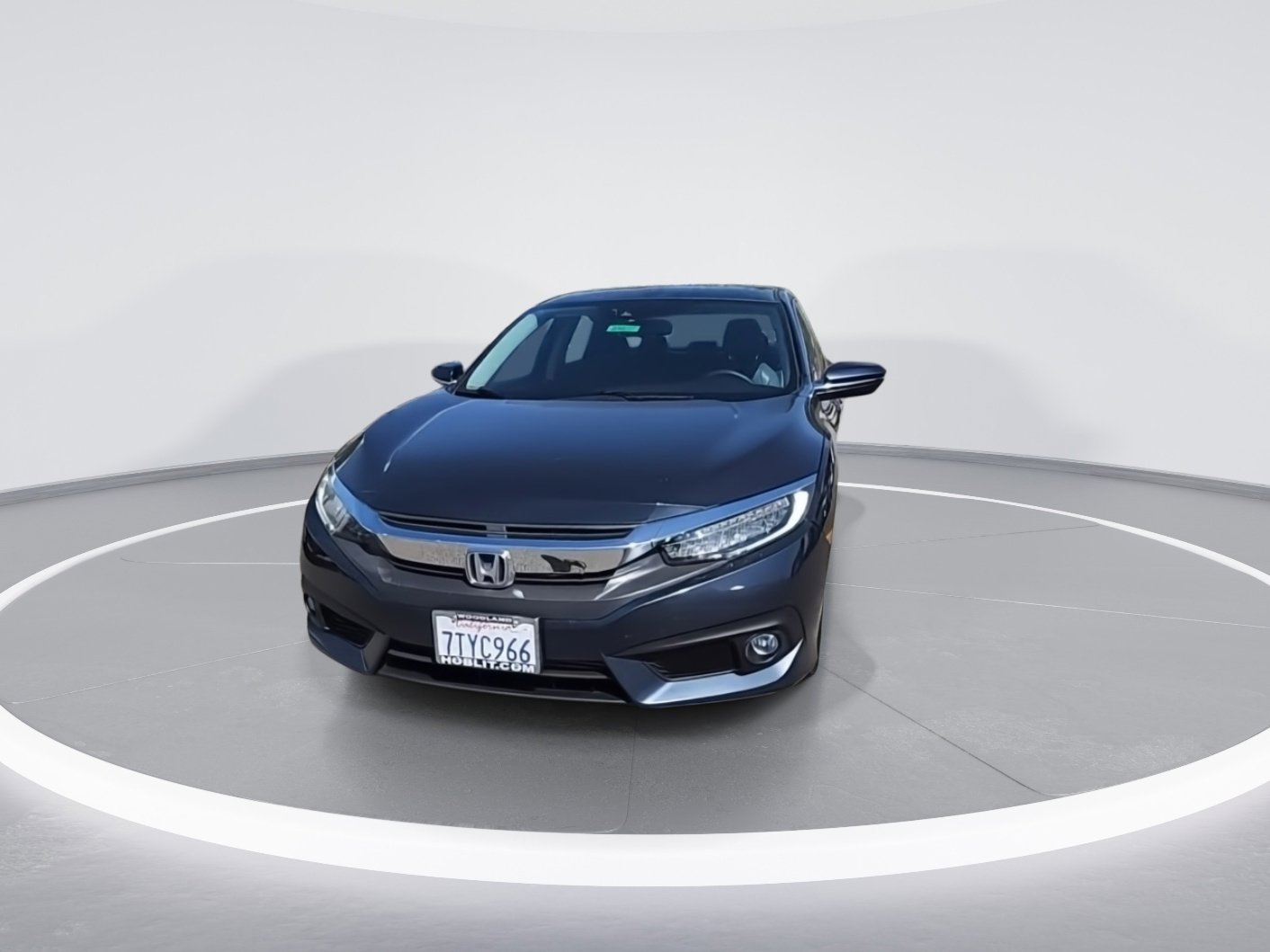 Used 2016 Honda Civic Touring image 3