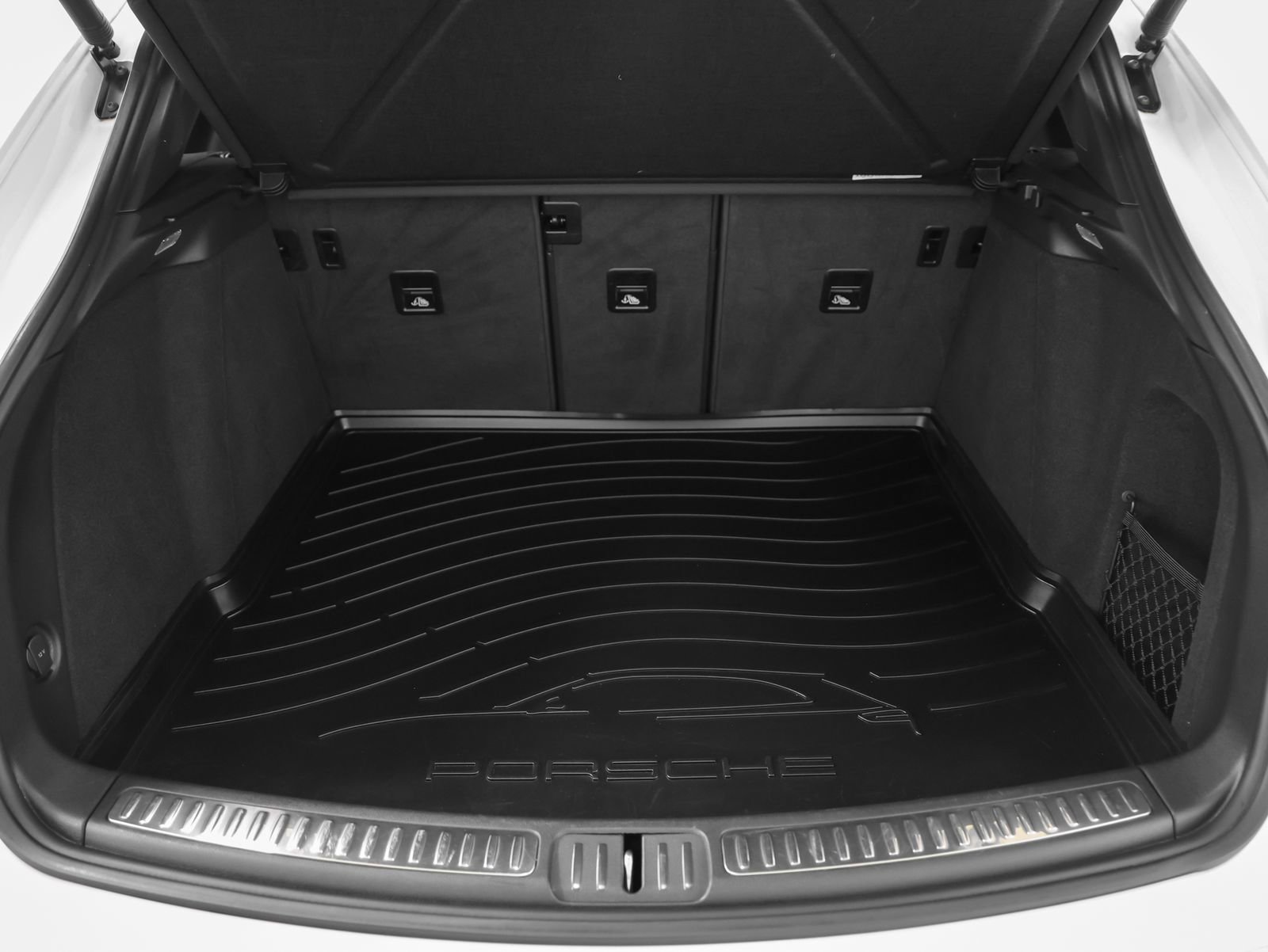 Used 2023 Porsche Macan image 18