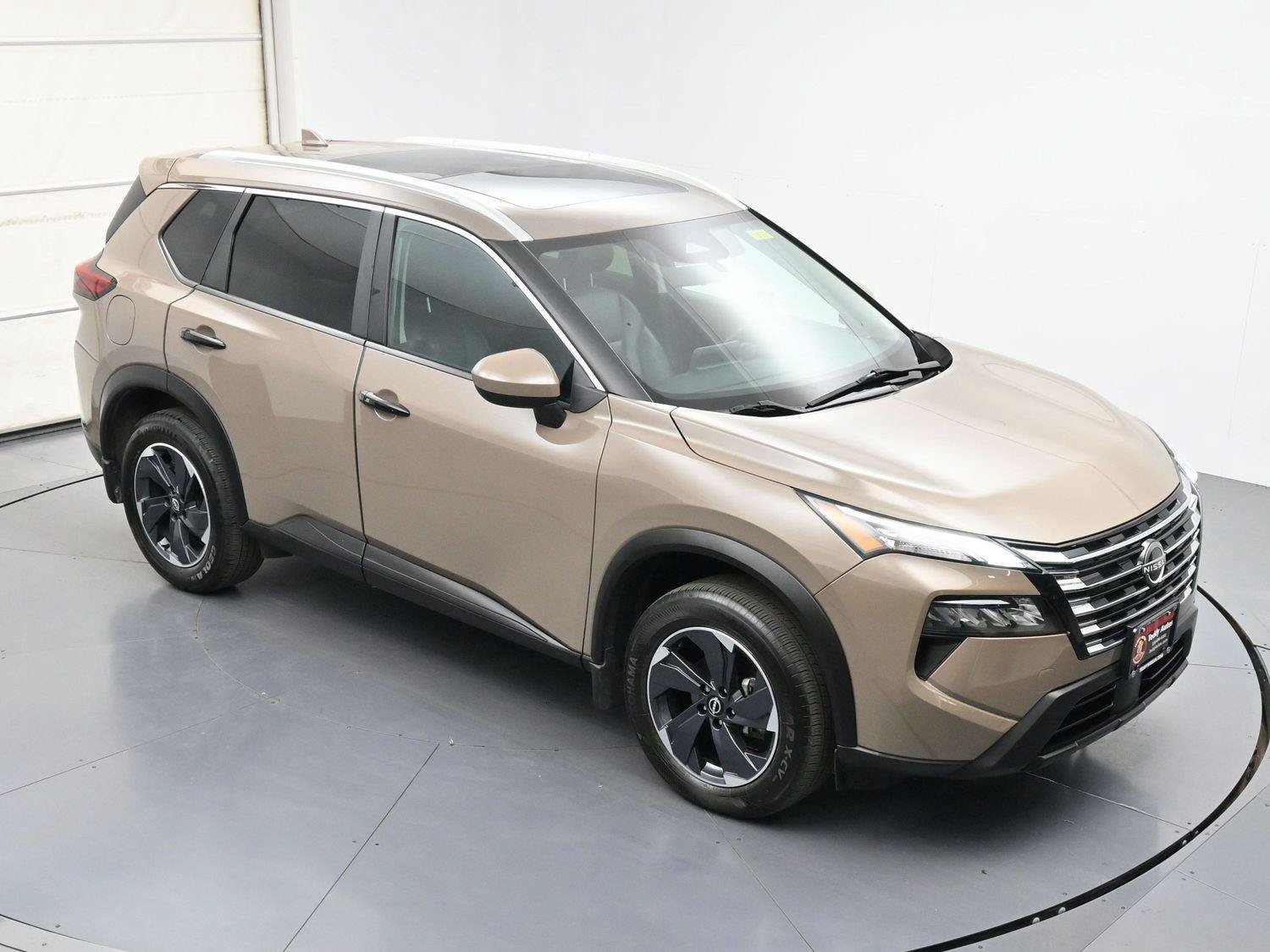 Used 2024 Nissan Rogue SV w/ SV Premium Package AWD/4WD image 34