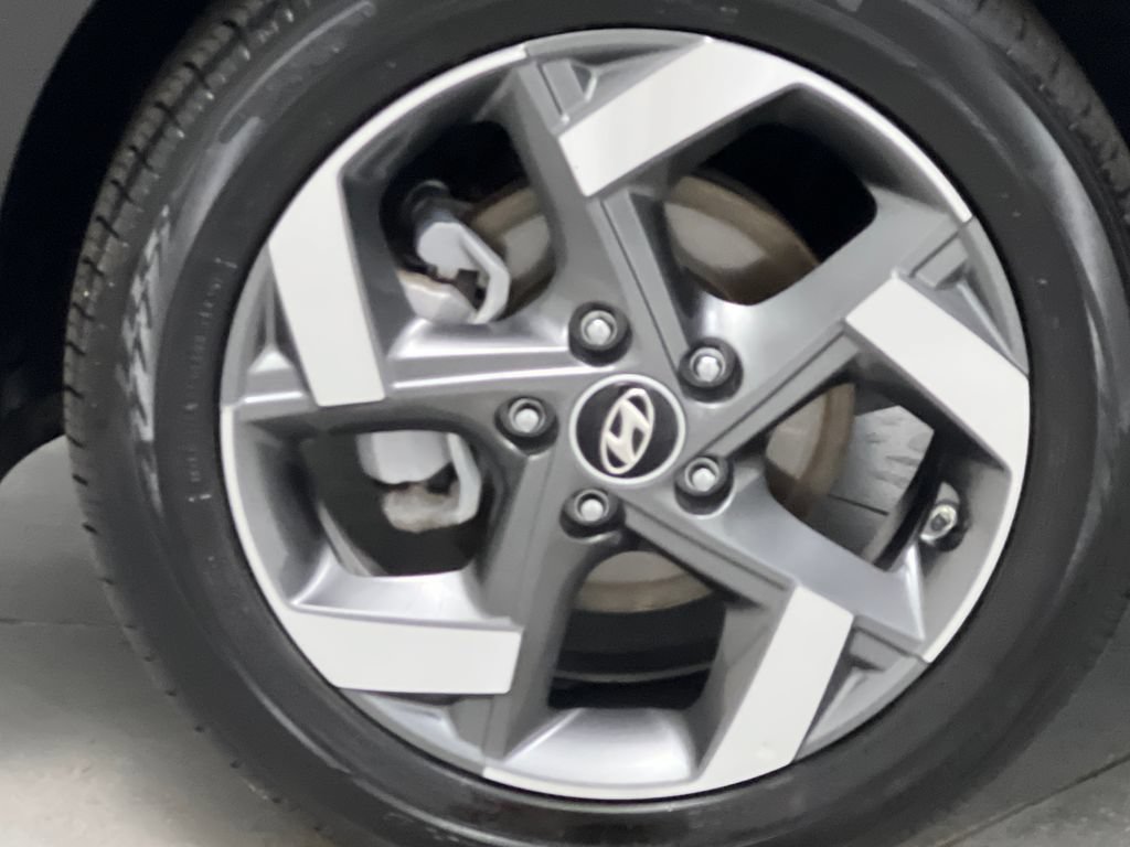 Used 2025 Hyundai Venue SEL FWD image 63